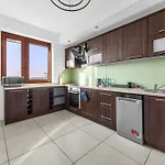 Melody Park Spacious By Bookinghost Apartment